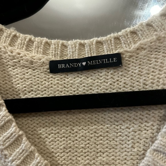 White Brandy Melville sweater vest - Picture 2 of 2